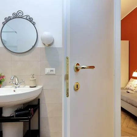 Domus Ponte Milvio Гостевой дом 4*