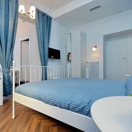 Domus Ponte Milvio 게스트하우스 4*