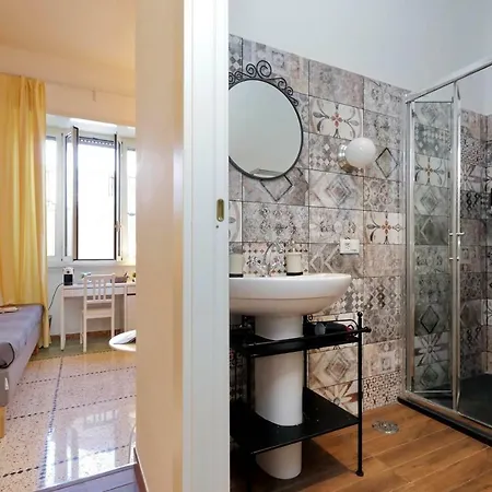 Domus Ponte Milvio روما