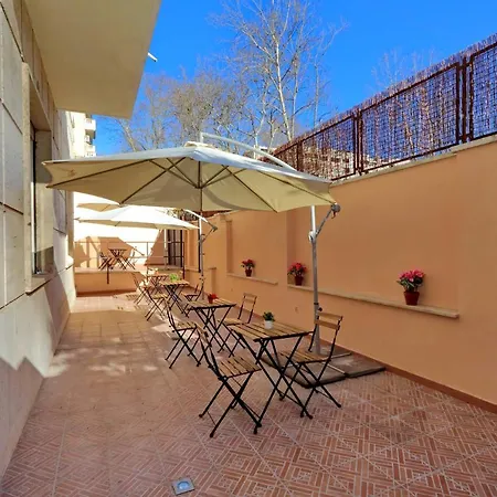 Domus Ponte Milvio 게스트하우스 4*