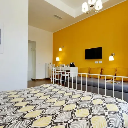 Domus Ponte Milvio Pensión 4*