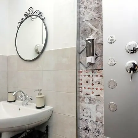 Domus Ponte Milvio Pensión